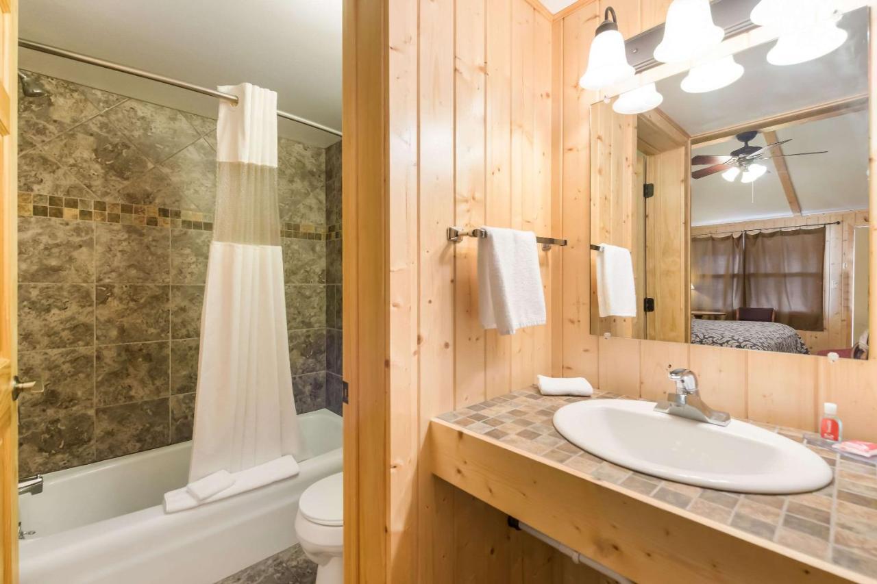Econo Lodge Rice Lake المظهر الخارجي الصورة